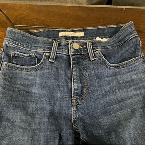 Levi's High Rise Dark Blue Jeans size 26